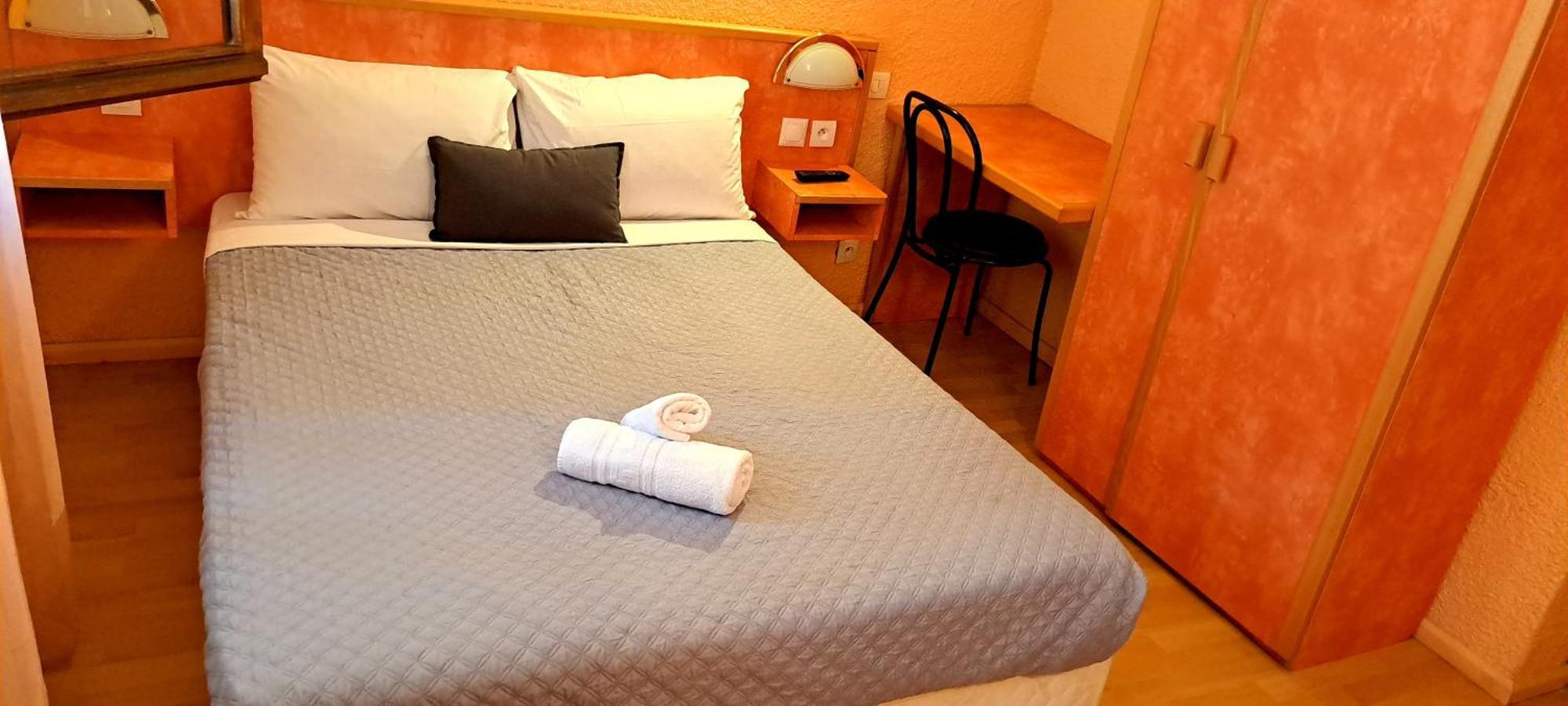 Hotel Restaurant Les Alizes Loriol Le Pouzin Exteriör bild